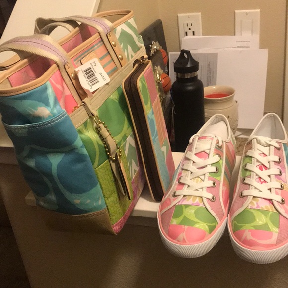 MULTI-COLORED COACH PURSE W/ WALLET & SHOES - Picture 2 of 2